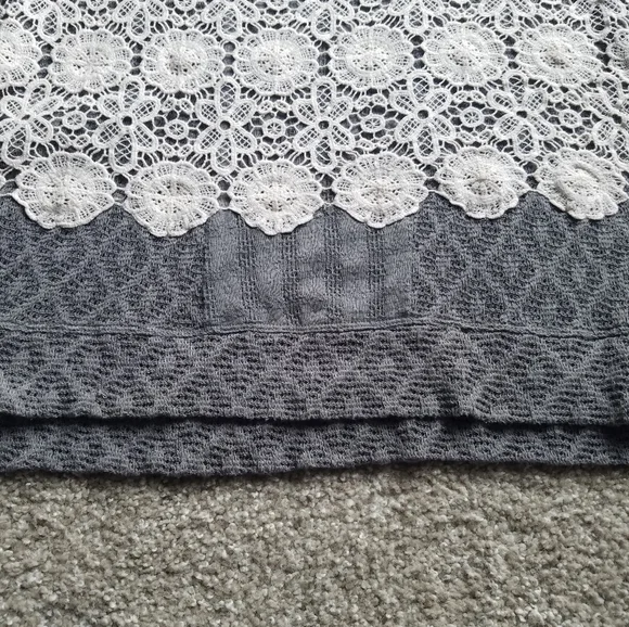 Anthropologie Meadow Rue open knit sweater top in grey with white floral lace - Picture 5 of 12